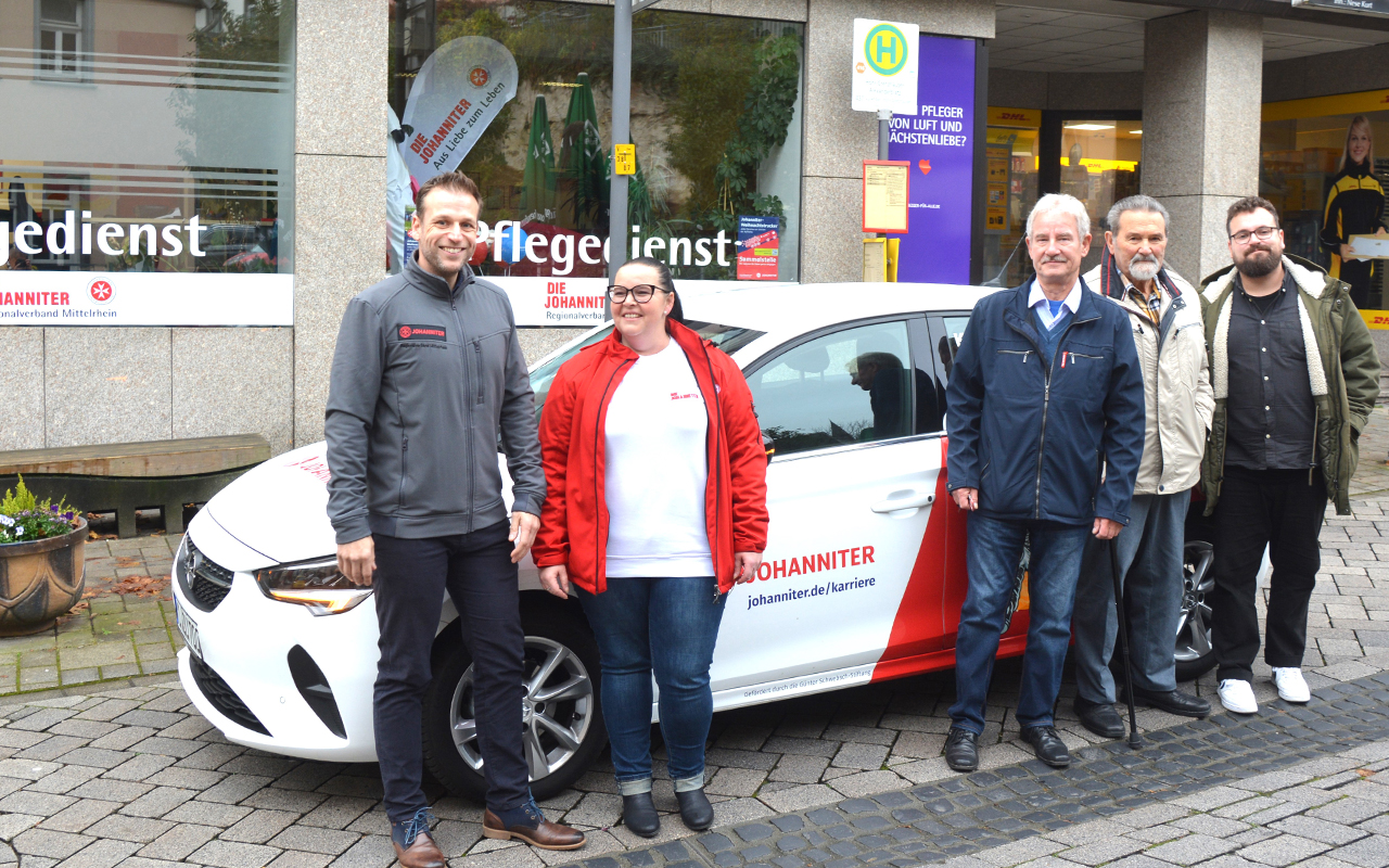 Johanniter Unfall Hilfe erhält neues Pflegeauto mit Spende der Schwebsch-Stiftung