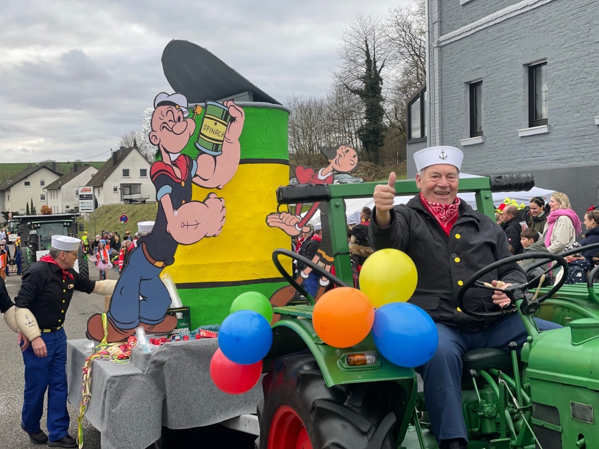 Karnevalsumzug am Tulpensonntag in Katzwinkel setzt i-Tpfelchen