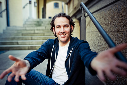 Der Deutsche Kabarettmeister Philipp Scharrenberg gastiert in Hachenburg. (Foto: Pierre Jarawan)