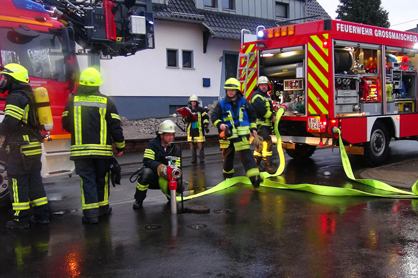 Kaminbrand in Gromaischeid lst Groeinsatz der Feuerwehr aus