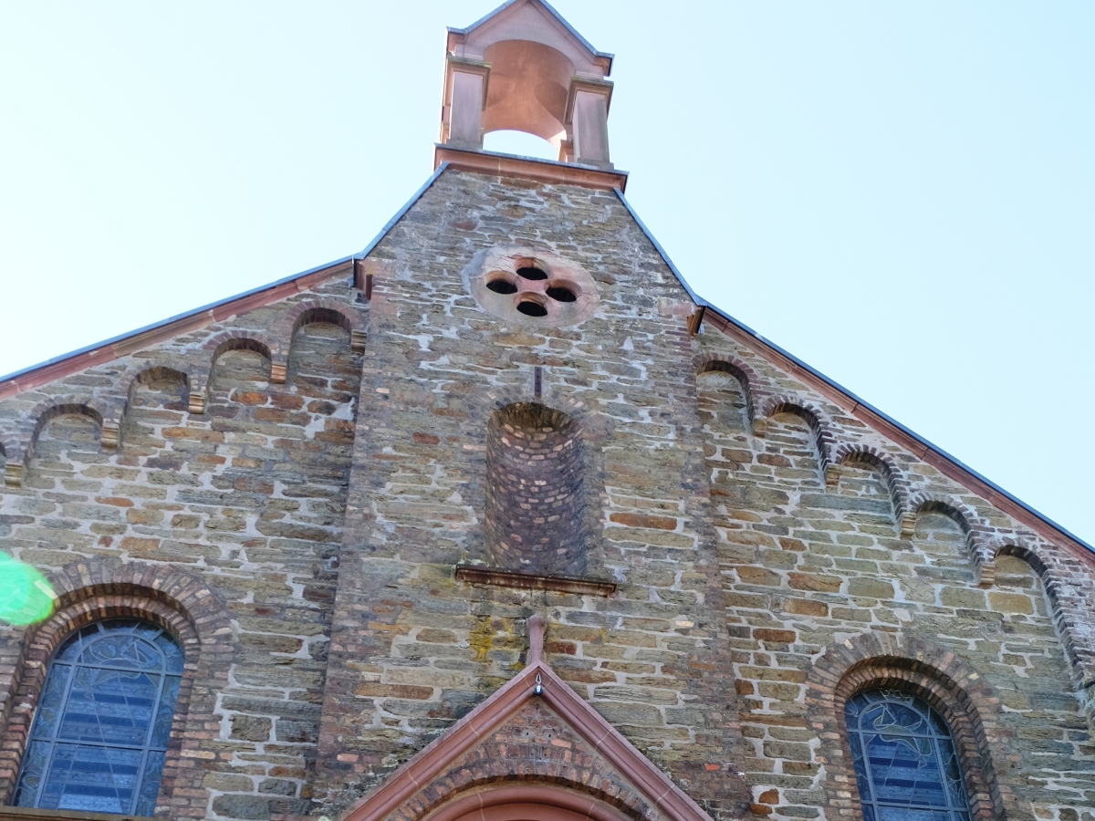 Osterkrippe schmort komplett ab in kath. Kirche Katzwinkel-Elkhausen 
