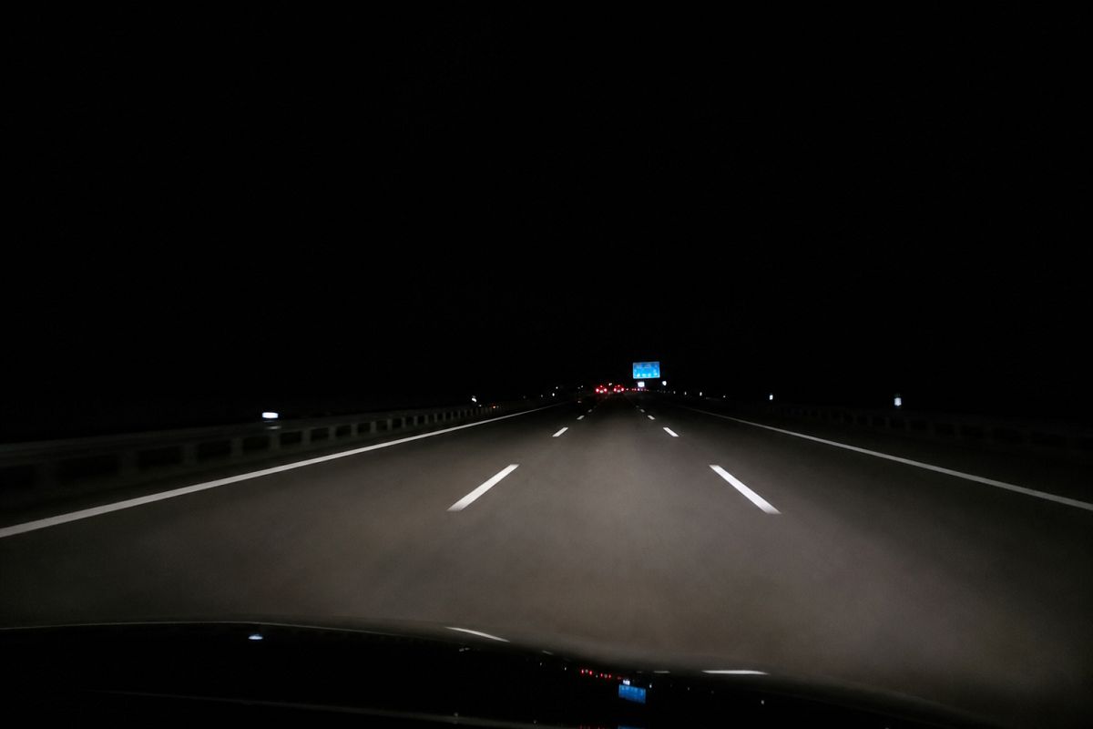 Nachtfahrten sicher planen: ACV gibt Tipps gegen Müdigkeit am Steuer