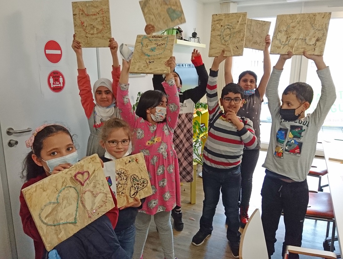 Kleine Knstler der "KreativWerkstatt fr Kids" in Neuwied zeigen Kreativitt