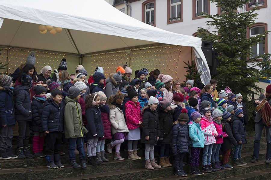 Kinder Eroffneten Den Weihnachtsmarkt Hachenburg Ww Kurier De