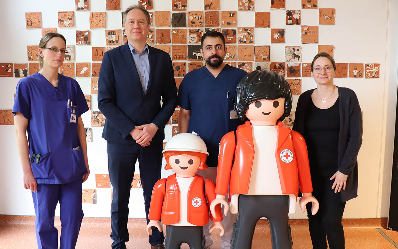 DRK-Kinderklinik Siegen begrt drei neue Fachrzte im rzteteam