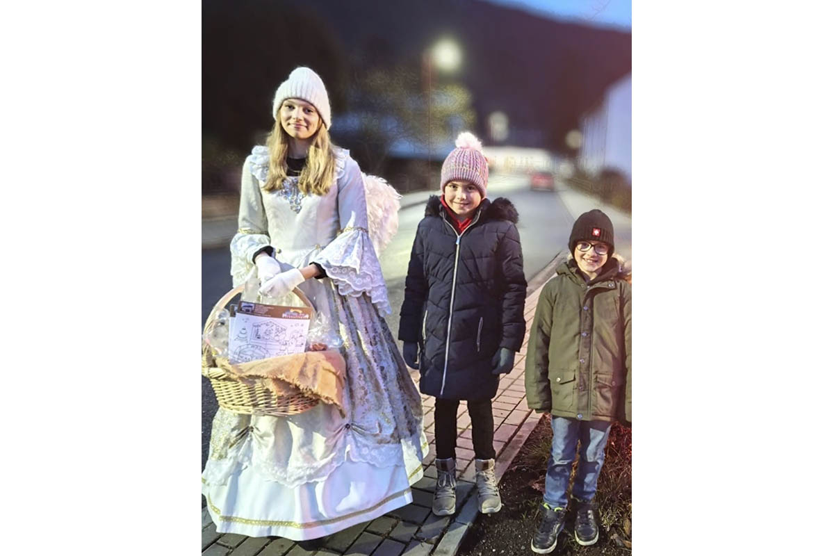 Erffnung des Kinderkrippenwegs im Weihnachtsdorf Waldbreitbach