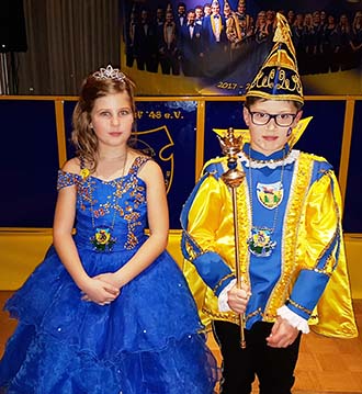 Hendrik und Selina regieren die Nachwuchs-Jecken in der Lahrer Herrlichkeit. Foto: Rolf Schmidt-Markoski