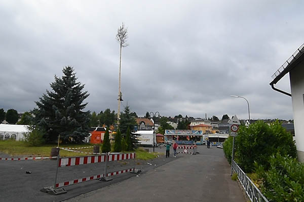 Bedrohung mit Messer auf Kirmes in Ransbach-Baumbach