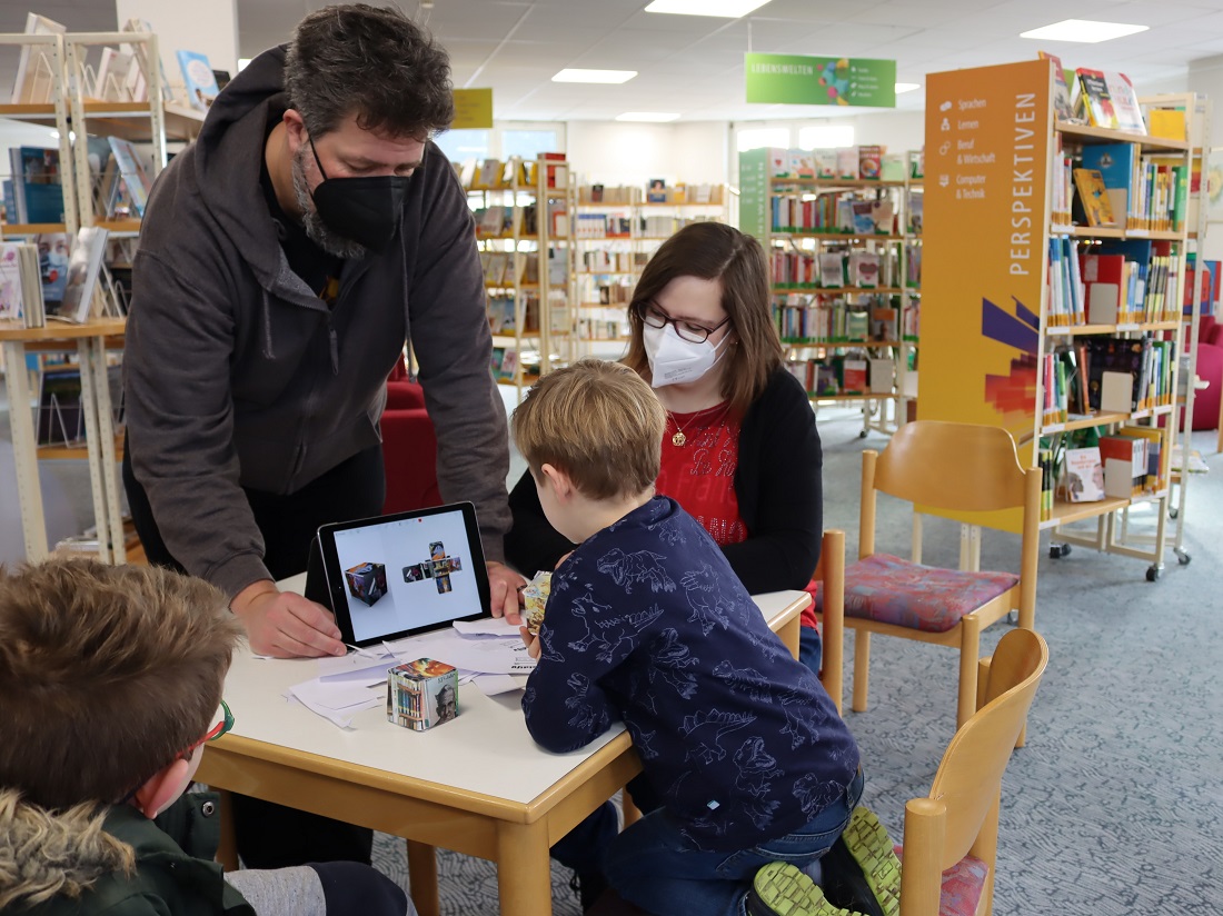 Stadtbibliothek Montabaur: Wie der Wrfel aus dem Tablet kam