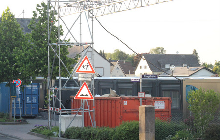 Noch ist es eine Baustelle. Doch schon im Juni wird die Kita St. Johannes der Tufer in dem Pavillon-Dorf in Montabaur-Horressen ihren Betrieb aufnehmen. (Foto: Stadt Montabaur)