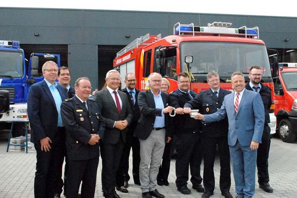 Fusion der Feuerwehren Oberraden und Straenhaus mit neuem Gertehaus