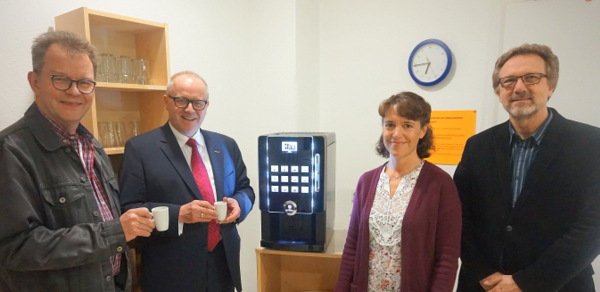 Frderverein finanzierte neuen Kaffeeautomaten