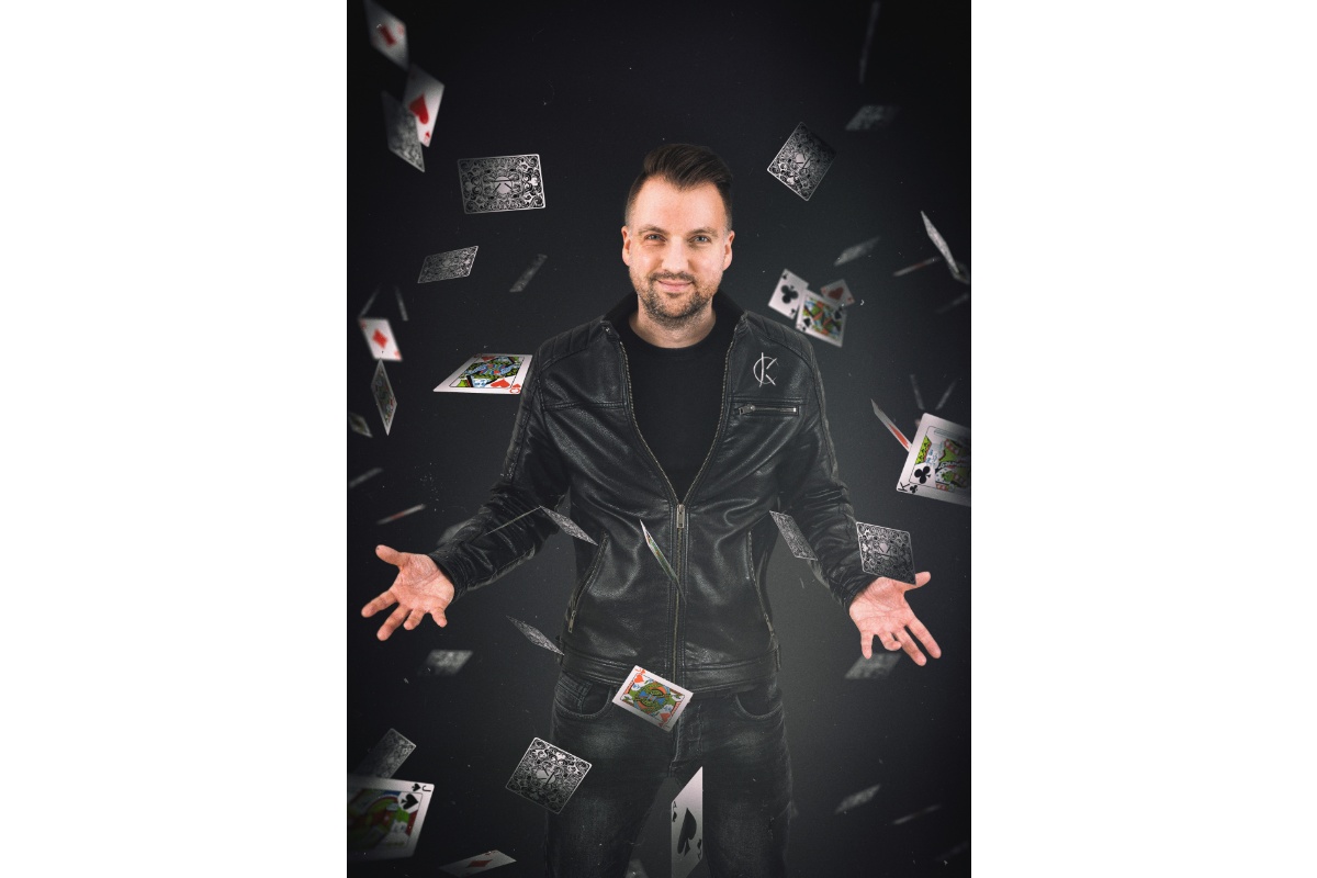 Christopher Khler in Hhr-Grenzhausen: Jubilumsprogramm "Sex, Drugs & Kartentricks"