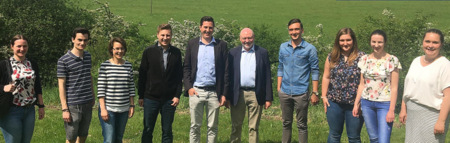 Mitglieder der JU beim kommunalpolitischen Seminar mit Edmund Schaaf (5. von rechts). (Foto: Junge Union) 