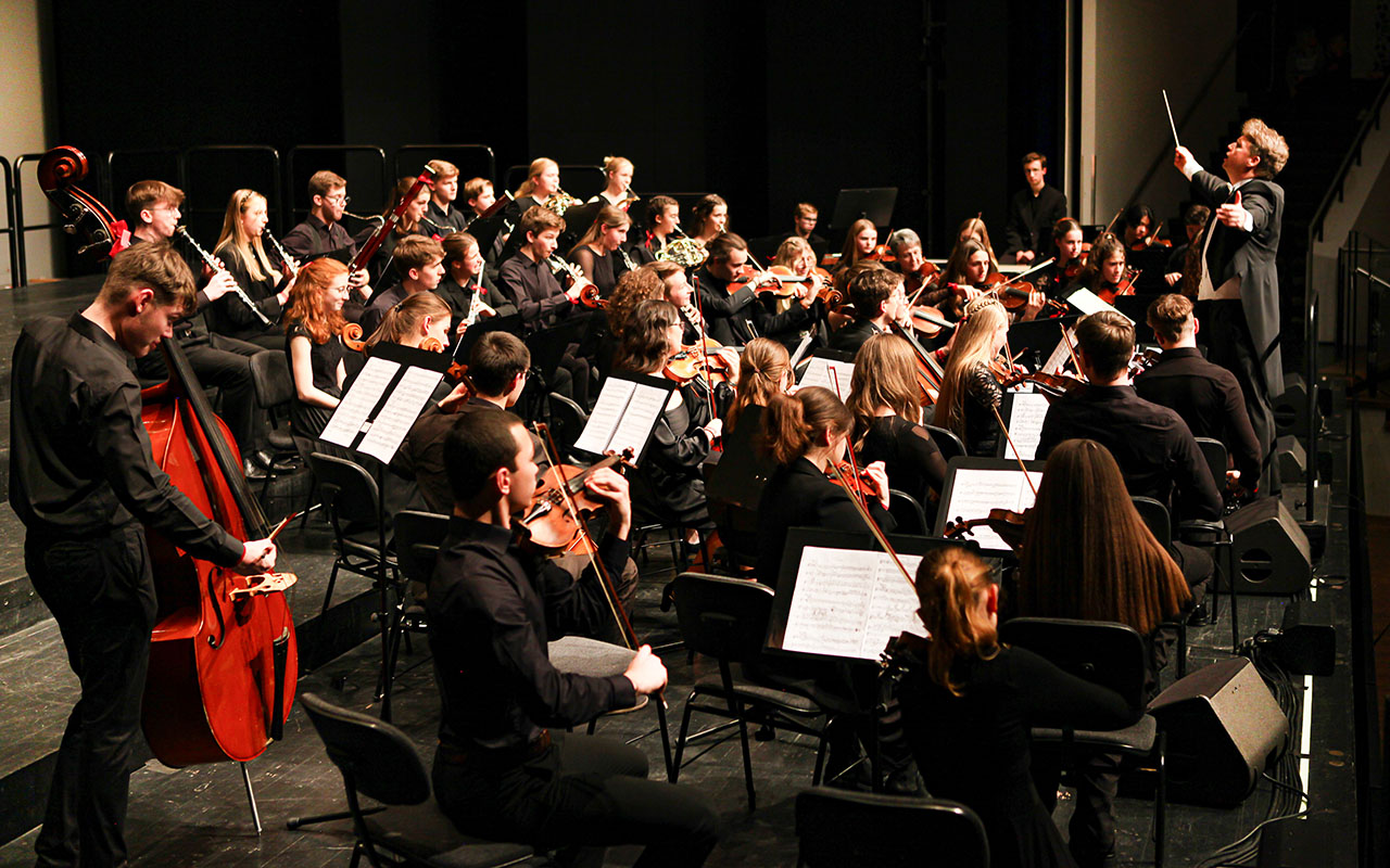 Das Landesmusikgymnasium prsentiert ein Chor- und Orchesterkonzert in der Sayner Htte in Bendorf. 