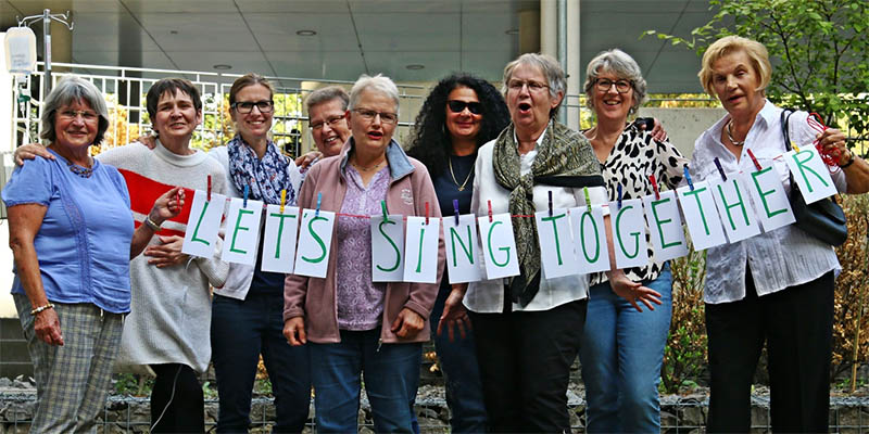 Neuwieder Gruppe Frauenselbsthilfe nach Krebs ldt zum Singen