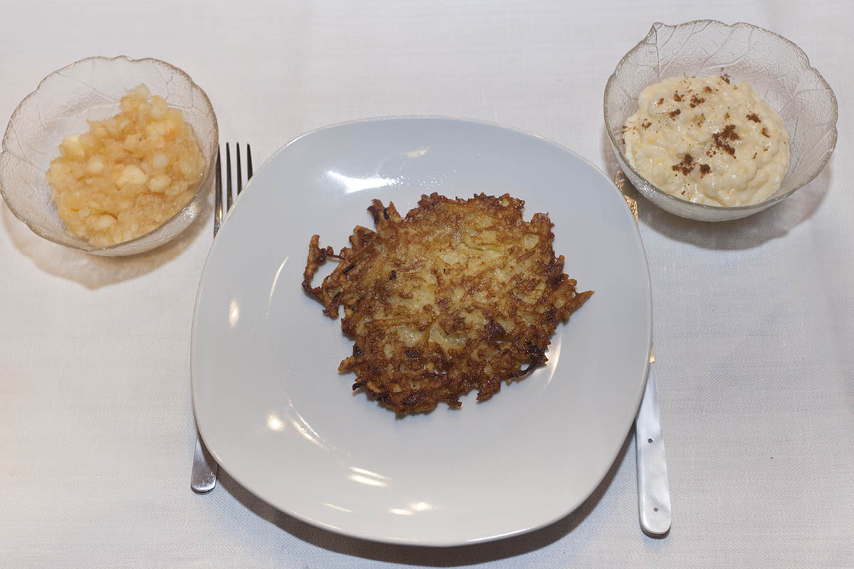 Westerwlder Rezepte: Krebbelcher mit Apfelmus und Reisbrei