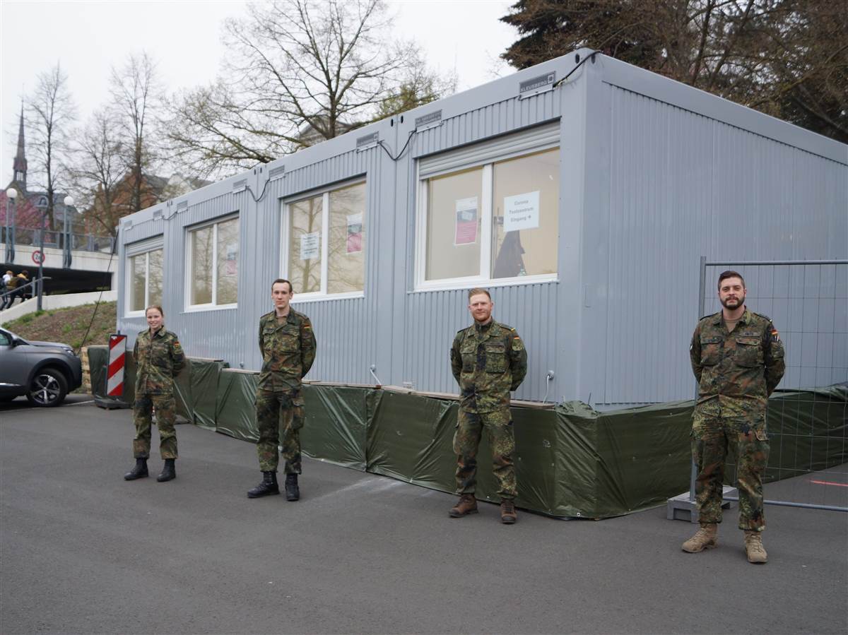 Momentan trifft man noch Soldaten im Schnelltest-Zentrum in der Lindenstrae an. Doch deren Einsatz endet bald. (Foto: Archiv/ Krankenhaus Kirchen) 