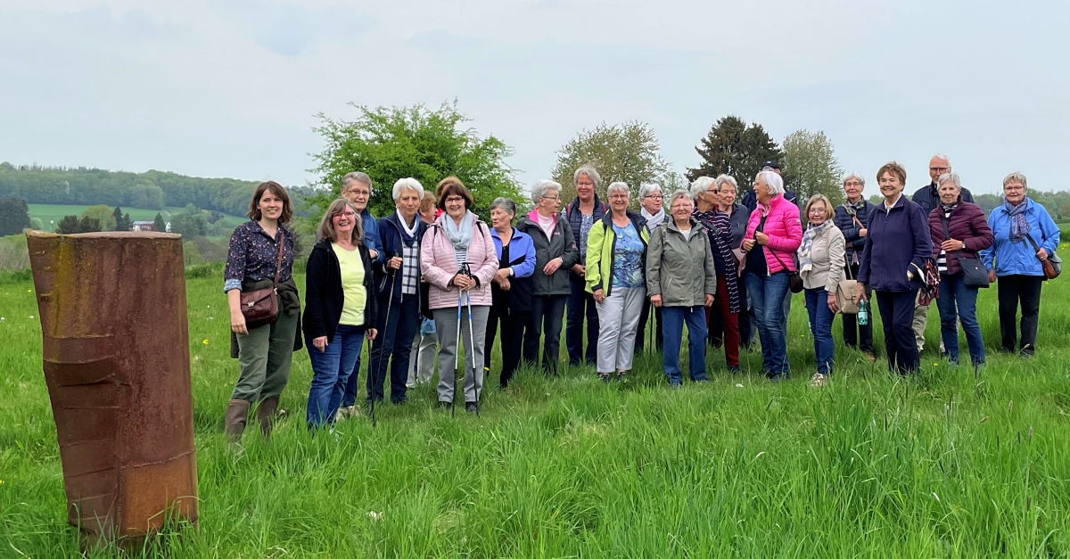 Die Landfrauen Altenkirchen zeigten sich begeistert vom Skulpturenpark. (Foto: Landfrauen)