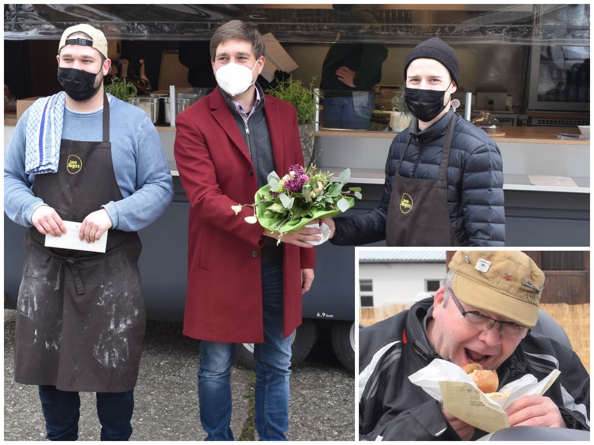 Blumenstrau von Stadtbrgermeister Matthias Gibhardt (Mitte) zur Erffnung des neuen Foodtrucks von David Schwarz (links) und Leander Kittelmann. Bei den Kunden kamen die Burger gut an (rechts unten). Mehr Impressionen unter dem Artikel. (Fotos: Wolfgang Rabsch)  