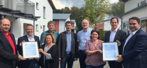 Die Vertreter der Lebenshilfe im Kreis Altenkirchen, der Integrierten Gesamtschule (IGS) Horhausen und der IHK haben die Schulpatenschaft besiegelt. (Foto: IHK) 