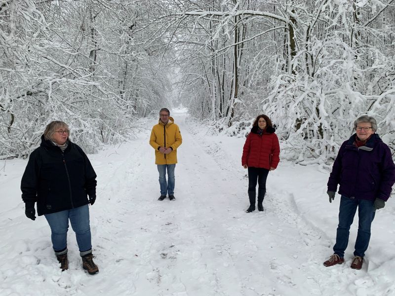 Von links: Elsabe Giese, Ortsbrgermeisterin Gehlert, Hendrik Hering, Gabriele Greis und Beate Salzer, Ortsbrgermeisterin Alpenrod