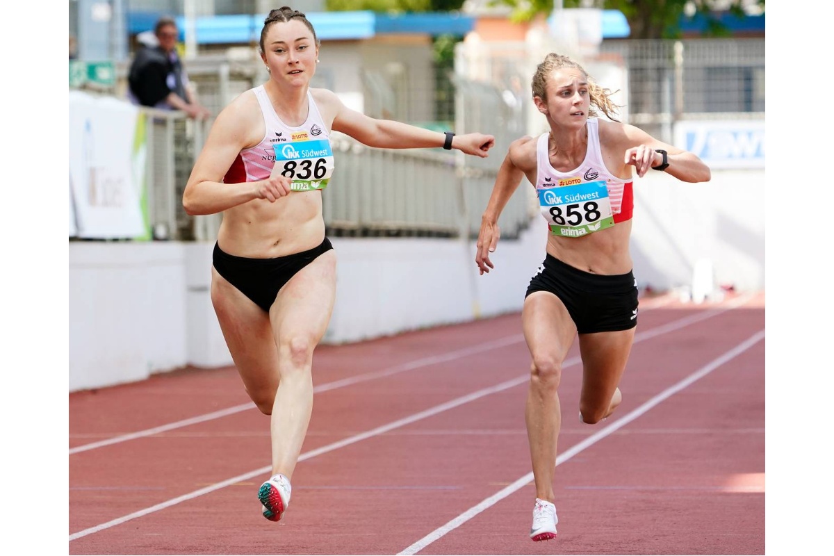 Lena Brunnhbner (links) und Jessica Roos (rechts) landeten in Eisenberg einen Doppelsieg. (Foto: Wolfgang Birkenstock)