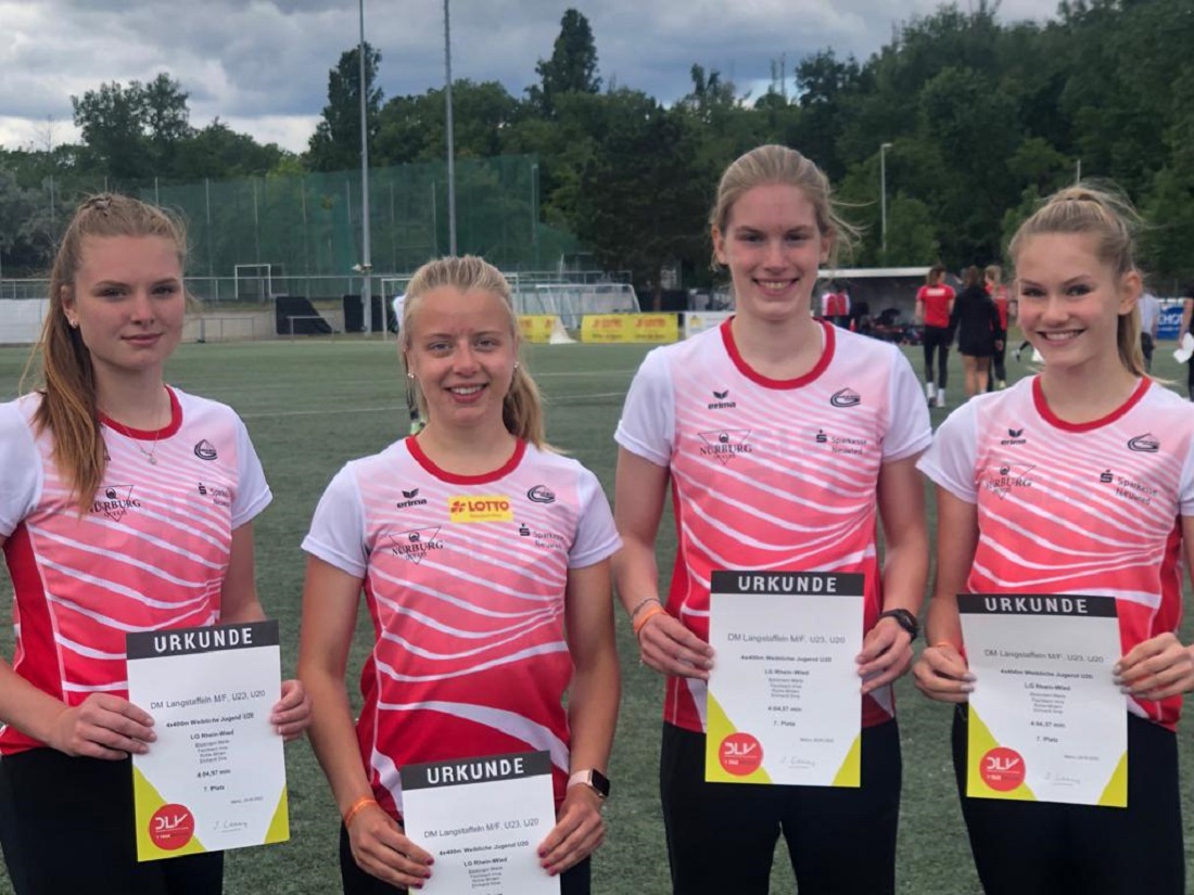 Die U20-Staffel der LG Rhein-Wied (v.l.: Marie Bckmann, Irina Fischbach, Miriam Rhle, Sina Ehrhardt) verbesserte sich bei der deutschen Meisterschaft in Mainz um rund drei Sekunden ber 4x400-Meter und belegte Platz sieben. (Foto: LG Rhein-Wied)