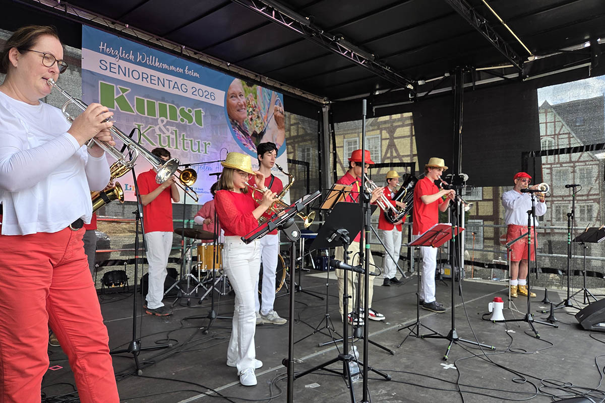 Die FEIER BRASS aus dem Musikzug der Freiwilligen Feuerwehr Leubsdorf heizten dem Publikum ordentlich ein. Fotos: Joscha W�lbert VG Linz 