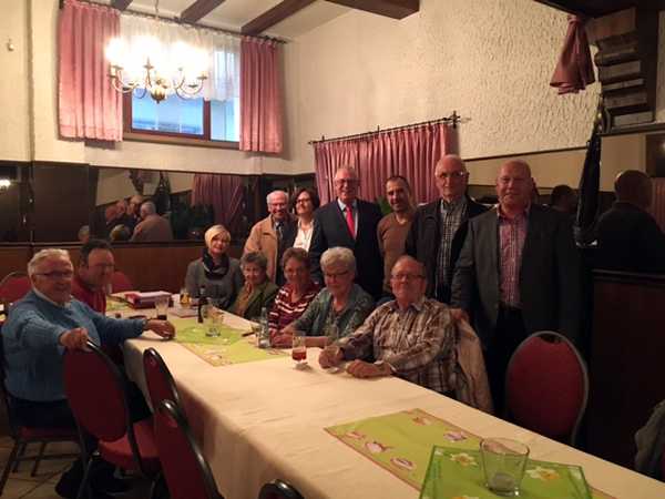 Jahresversammlung in Gruppenformation. Foto: Privat