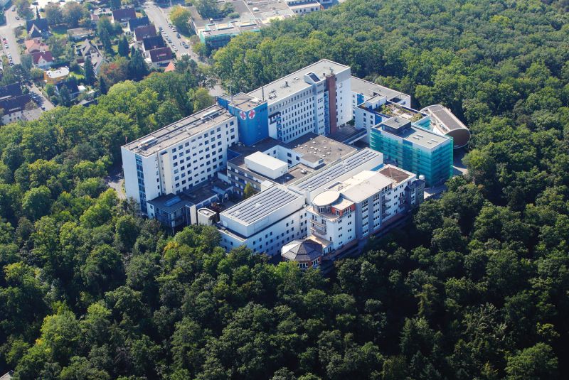 Kann als grter Arbeitgeber der Region auf einen besonders groen Erfahrungsschatz seiner Mitarbeiter/innen bauen: Die Krankenhausgesellschaft St. Vincenz mit Sitz auf dem Limburger Schafsberg. Fotos: St. Vincenz