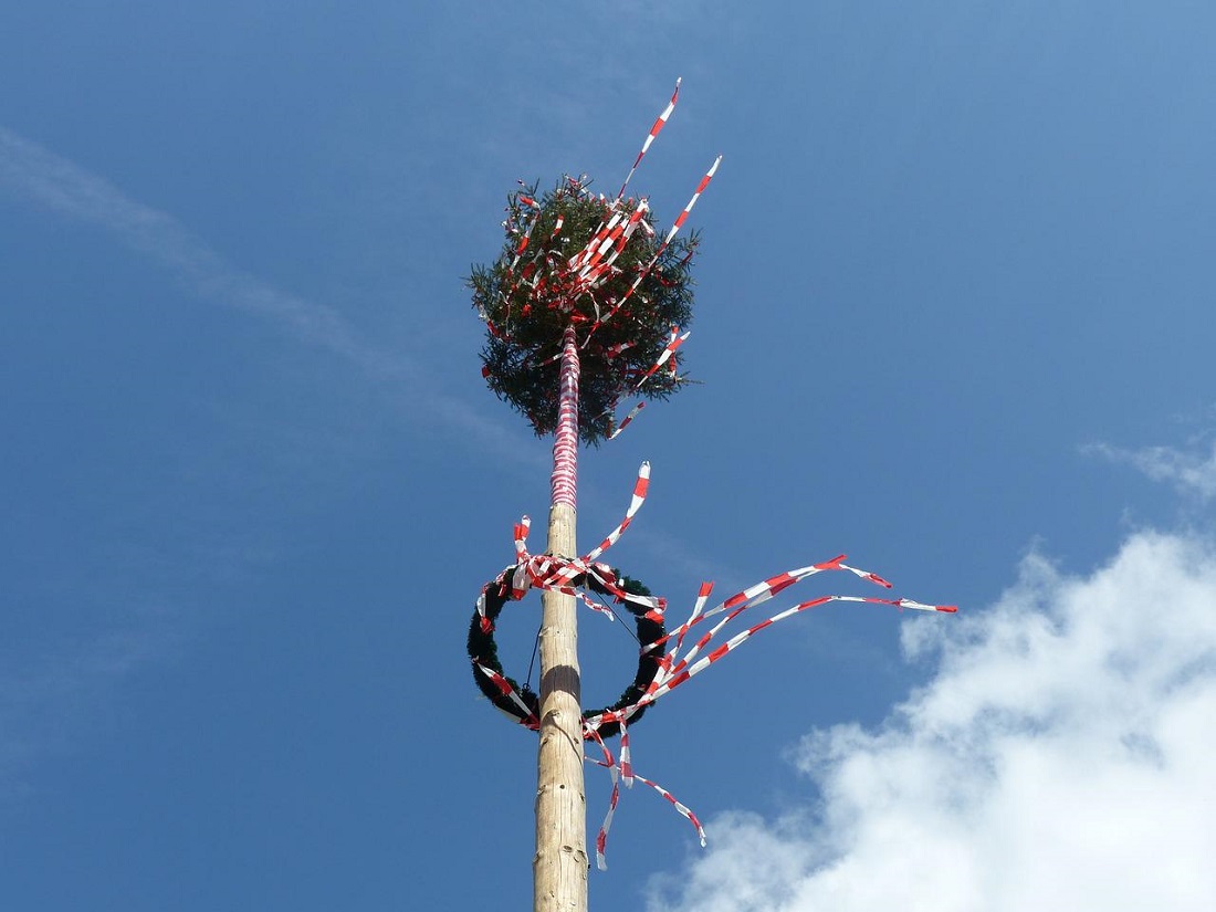 Maibaum-Aufstellen in Bad Honnef: Traditionelle Grundregeln