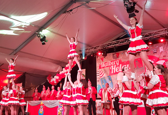 Altbekannte Gesichter auf der Malberger Bhne, aber auch einige Neulinge sorgen beim Malberger Karneval dafr, dass kein Auge trocken bleibt. (Foto: privat) 