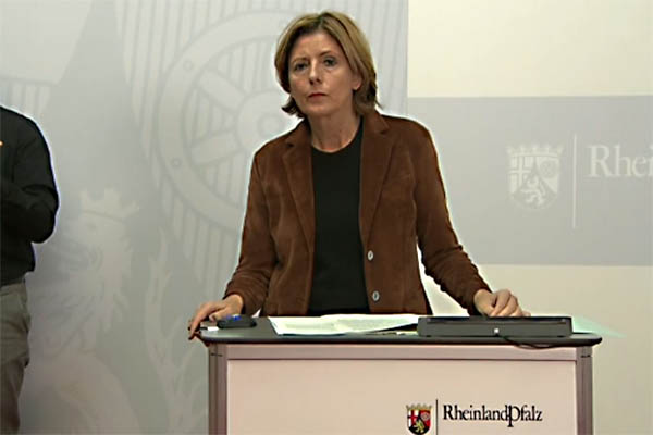 Malu Dreyer in der Pressekonferenz. Foto: Wolfgang Tischler