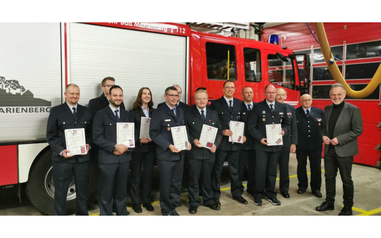 Bei der Feuerwehr standen zahlreiche Ehrungen und Befrderungen an. (FF Bad Marienberg)