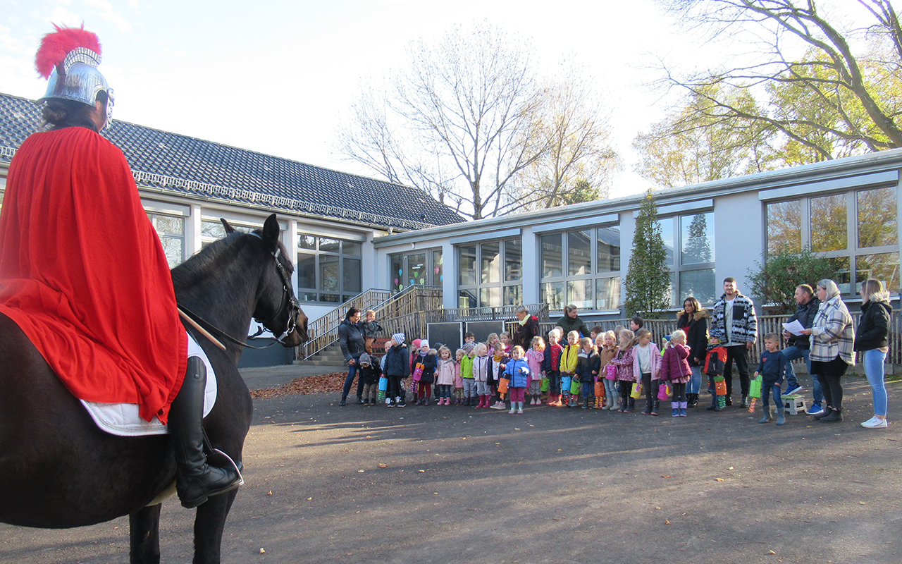 Kinder zogen mit St. Martin zur Prachter Kindertagessttte