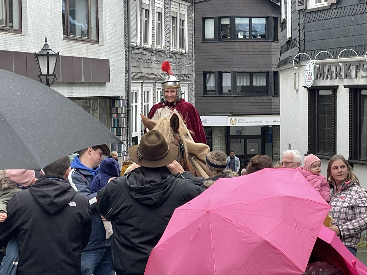 Wissener Martinsmarkt: Trotz Wind und Wetter kamen die Besucher