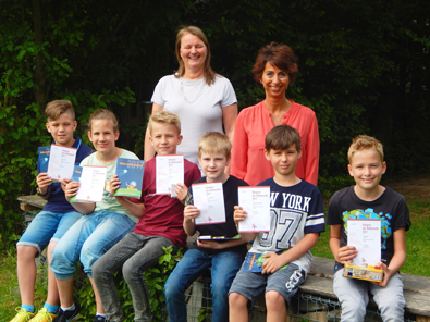 Preisbergabe an der Raiffeisen-Grundschule. Foto: Schule