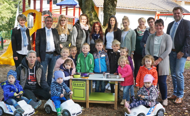 Neue Matschkchen und Juniorcars gab es fr die Kindertagessttten aus dem Bereich der ehemaligen Verbandsgemeinde Gebhardshain. (Foto: privat) 