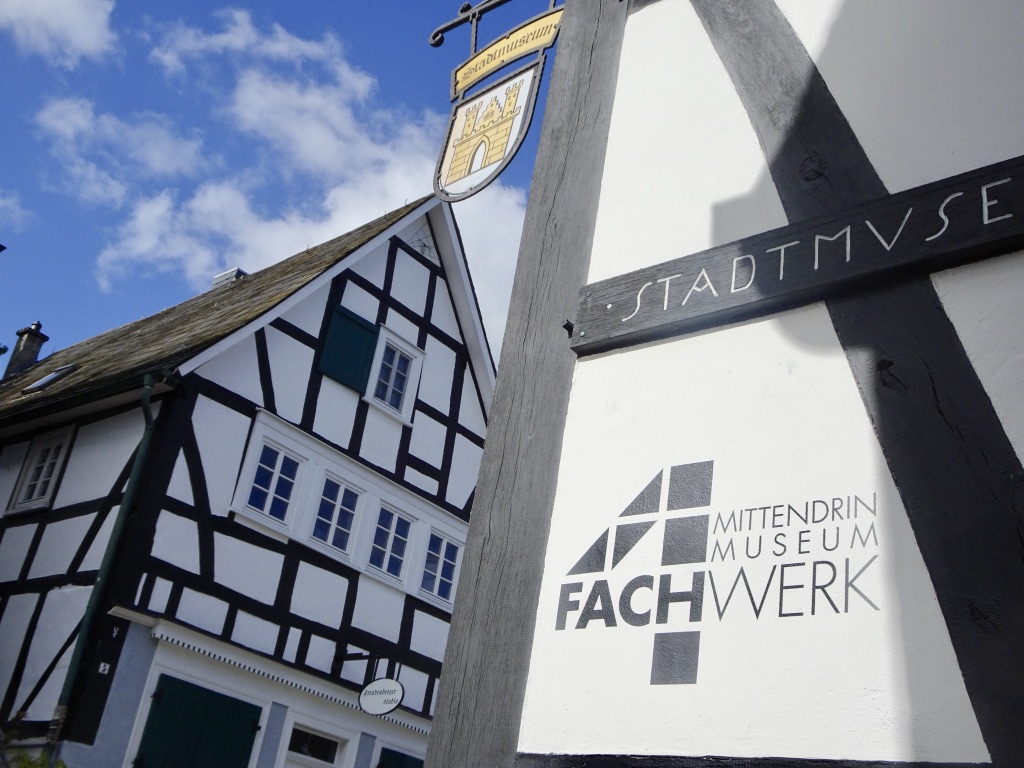 4Fachwerk-Museum Freudenberg prsentiert Ausstellungsreihe mit AK-Knstlern