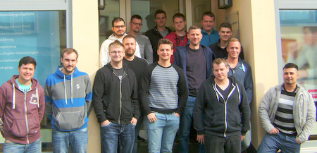 16 KFZ-Mechatroniker besuchen den aktuellen Meisterkurs in der Westerwald-Akademie. (Foto: HwK Koblenz)