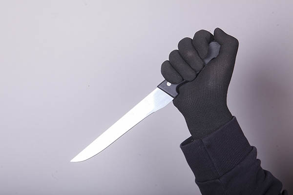 Frau mit Messer bedroht - Polizei konnte Mann festnehmen 