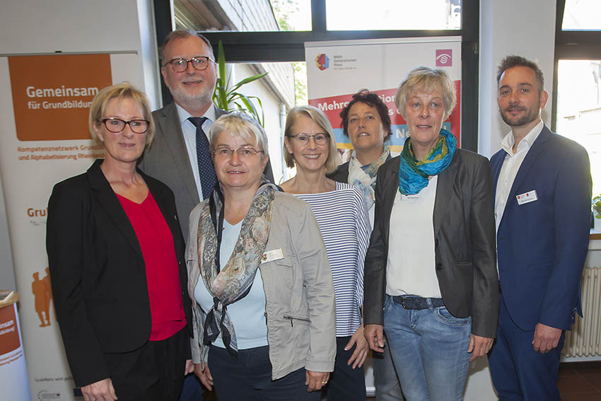 Von links: Wiebke Birk-Engel, Karl-Ernst Starfeld, Doris Eyl-Mller, Birgit Bayer, Heike Peifer, Beatrix Rder-Simon, Nils Zimmermann. Fotos: Agentur fr Arbeit