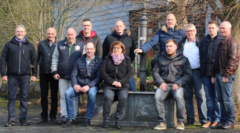 Stehend von links: Gottfried Weller, Klaus Dieter Nauroth, Christoph Falk, Dominik Frnken, Joachim Barget, Gerold Arndt, Paul-Werner Weyand, Heiko Lck, Hans-Joachim Nauroth. Sitzend von links: Thomas Mller, Gabriele Lck, Sven Hensgen. Foto: privat