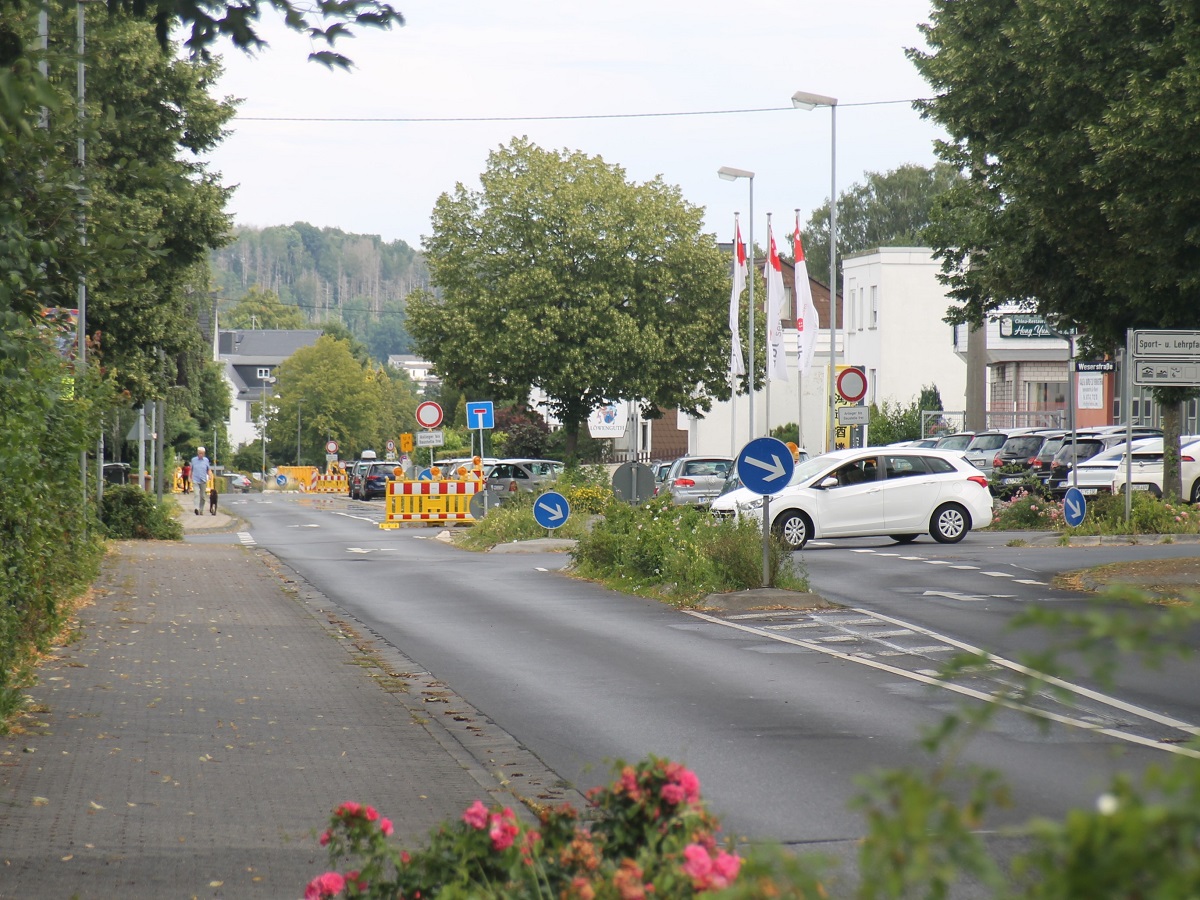 In der Elgendorfer Strae in Montabaur wird die Fahrbahndecke erneuert. Sie ist deshalb ab 10. August fr Fahrzeuge gesperrt. (Fotoquelle: Verbandsgemeinde Montabaur)
