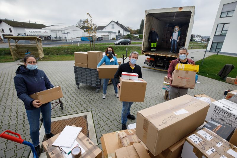 Der Helferkreis aus Selters hat in den vergangenen Monaten zahlreiche Hilfslieferungen fr das Flchtlingslager nach Lesbos auf den Weg gebracht. Foto: Peter Bongard