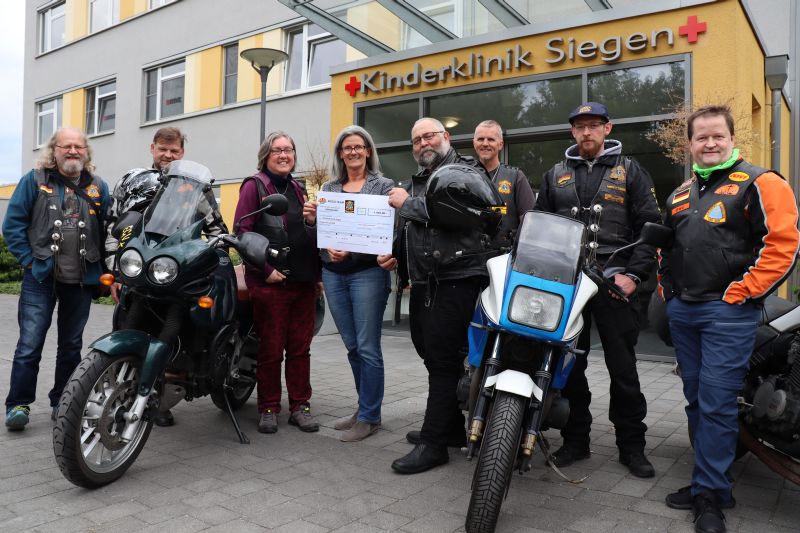 Spendenbergabe des Orga-Teams des MoGos 2019 an der Kinderklinik Siegen. Foto: privat