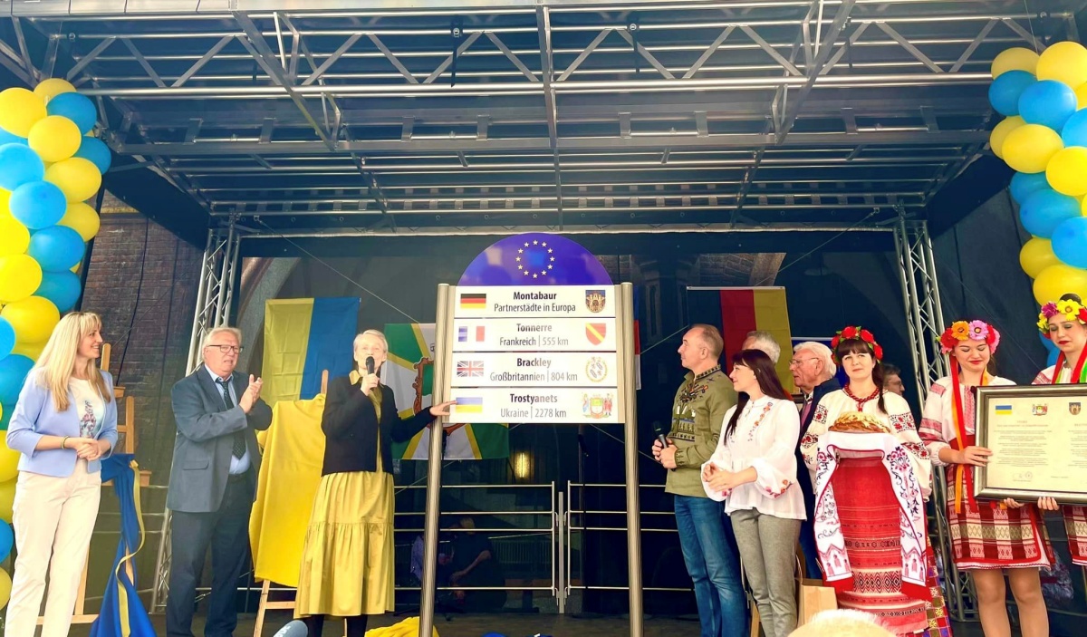 Das neue Partnerschafts-Schild wurde enthllt. (Fotos: privat)