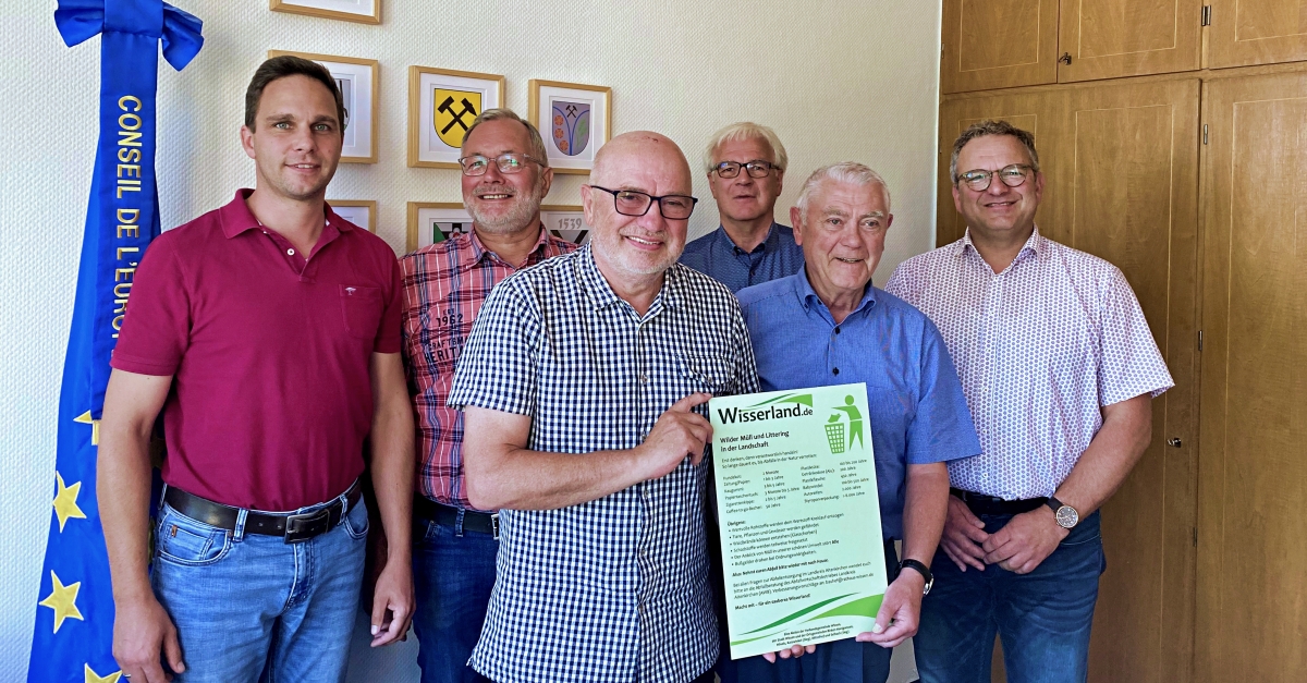 Sie setzen auf eine saubere Landschaft im Wisserland an schnen Pltzen und Wandererparkpltzen: v. l.: Matthias Grohs (Selbach) Franz Cordes (Mittelhof), Hubert Wagner (Birken-Honigsessen), Hubert Becher (Katzwinkel), Wolfgang Klein (Hvels), Berno Neuhoff (Wissen). (Foto: Verbandsgemeindeverwaltung Wissen)