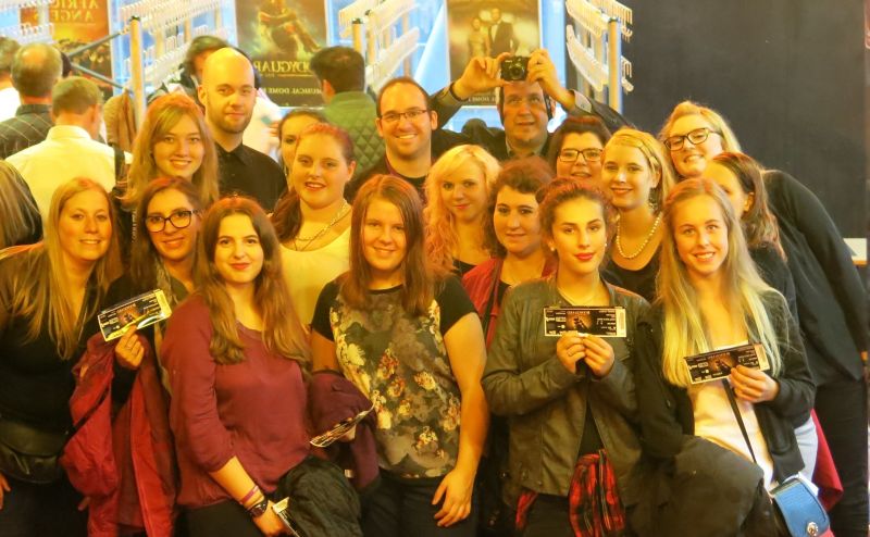 Ein Teil der Musicalgruppen-Mitglieder beim Besuch eines Musicals kurz vor dem Lockdown. Jugendpflege VG Selters